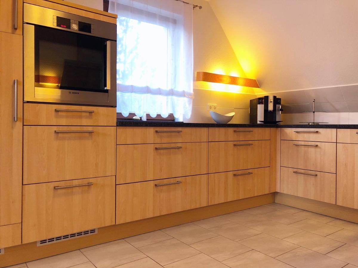 Grosse Wohnung Mit 2 Schlafzimmern Алтенщайг Екстериор снимка