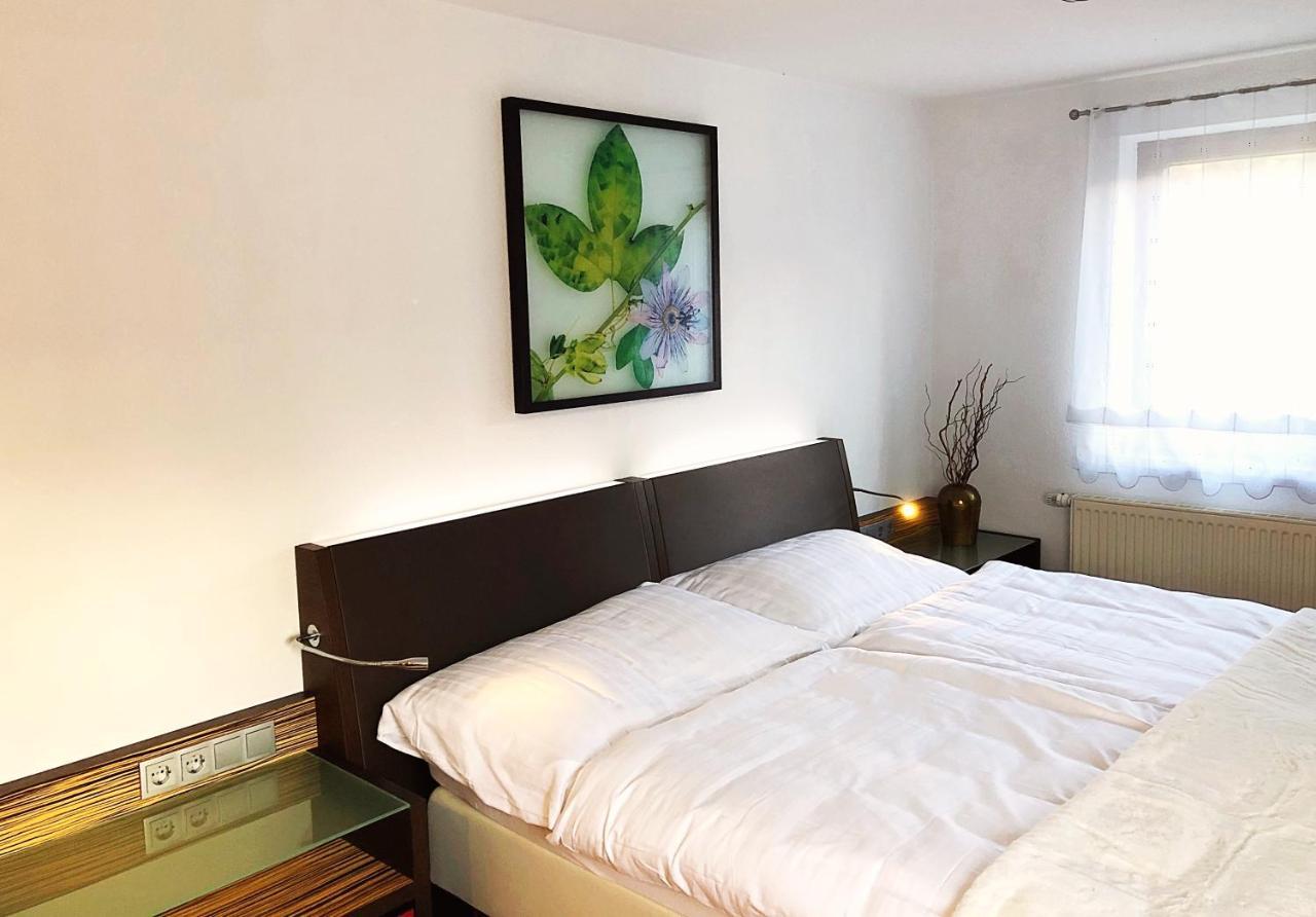 Grosse Wohnung Mit 2 Schlafzimmern Алтенщайг Екстериор снимка