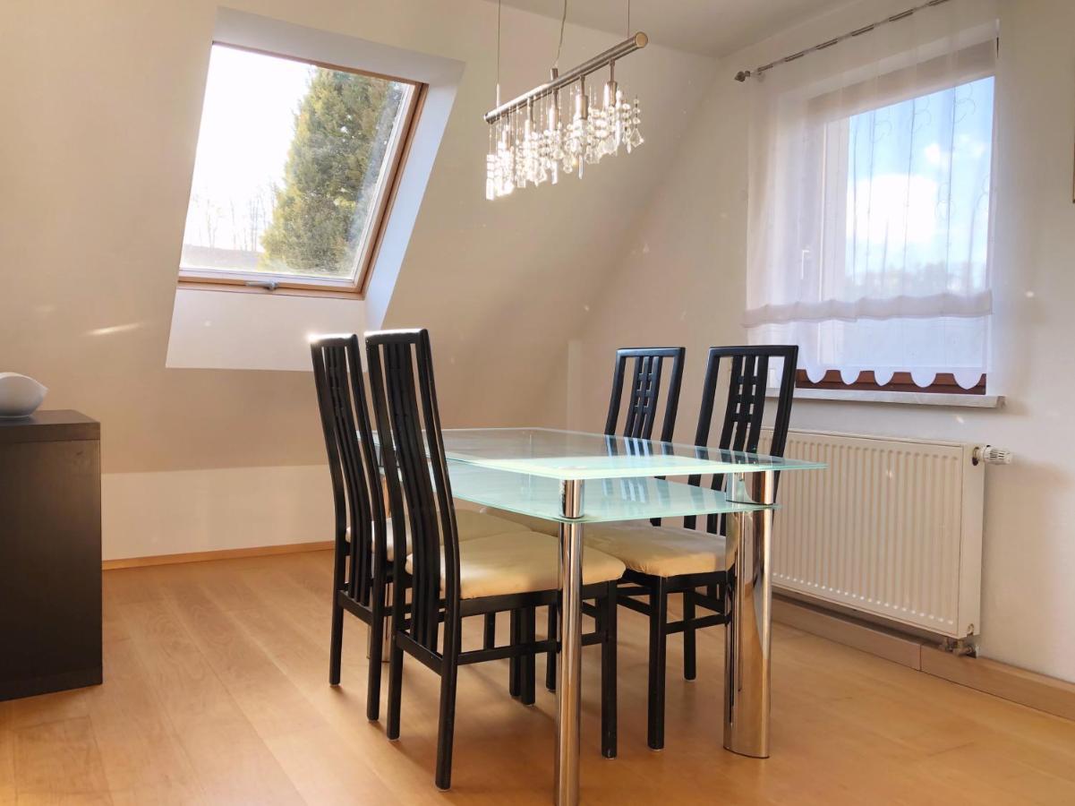 Grosse Wohnung Mit 2 Schlafzimmern Алтенщайг Екстериор снимка