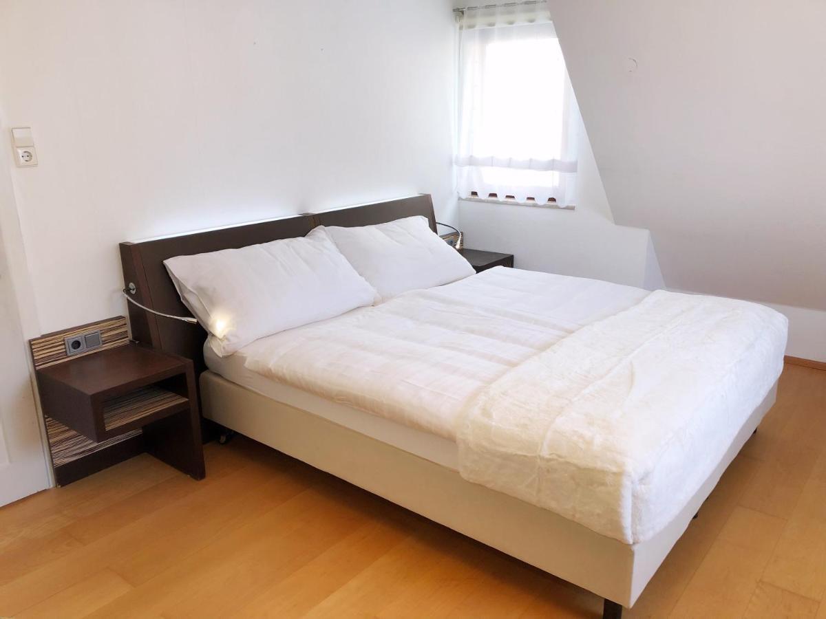 Grosse Wohnung Mit 2 Schlafzimmern Алтенщайг Екстериор снимка